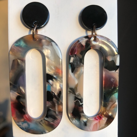 Jewelry - 💝4/$20 Acrylic oval multicolored drop earrings